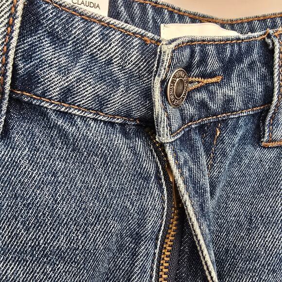 NEW Vervet Women's Claudia Distressed Denim Skirt Medium Wash Size Small - Picture 5 of 12